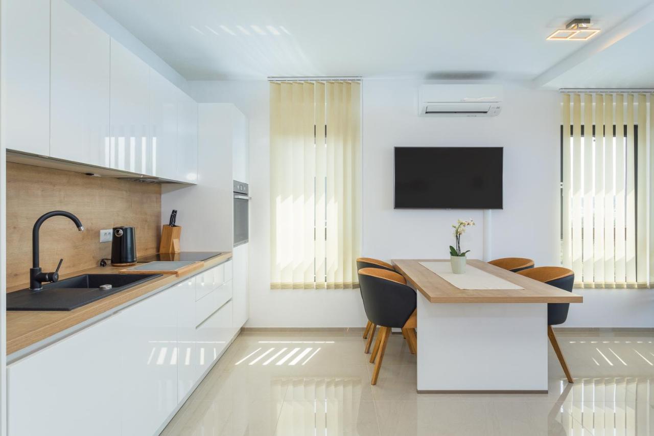 Luton Apartamento Banjole Exterior foto